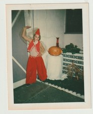 VINTAGE PHOTO/POLAROID: BELLY DANCER HALLOWEEN COSTUME w/J.O.L