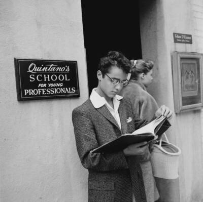 Sal Mineo Reading A Book Outside Entrance School Quintanos New Yor- Old Photo