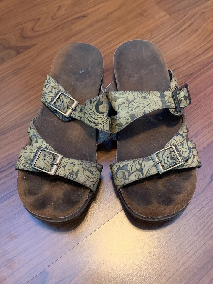 Sandalias sin cordones Bearpaw para mujer marrón y tostado de dos correas talla 9 parte inferior de goma Foto 3 de 4