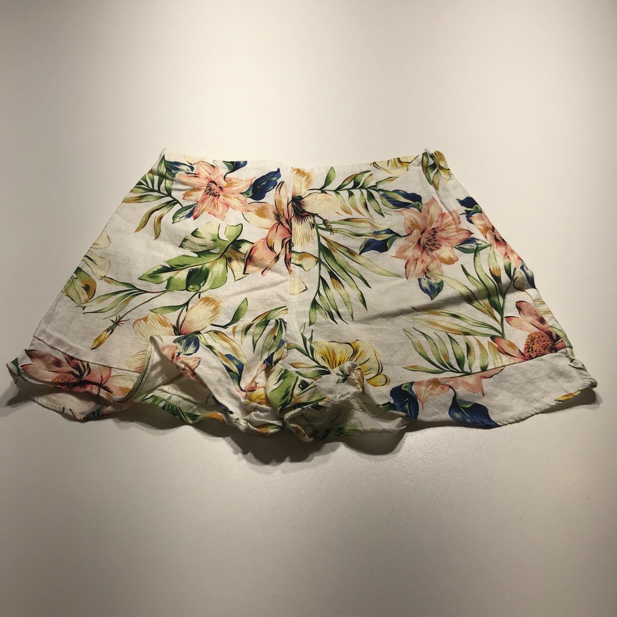 Zara Shorts Juniors Size 11/12 Waist) Cream Boho Floral Print  Ruffled Hem
