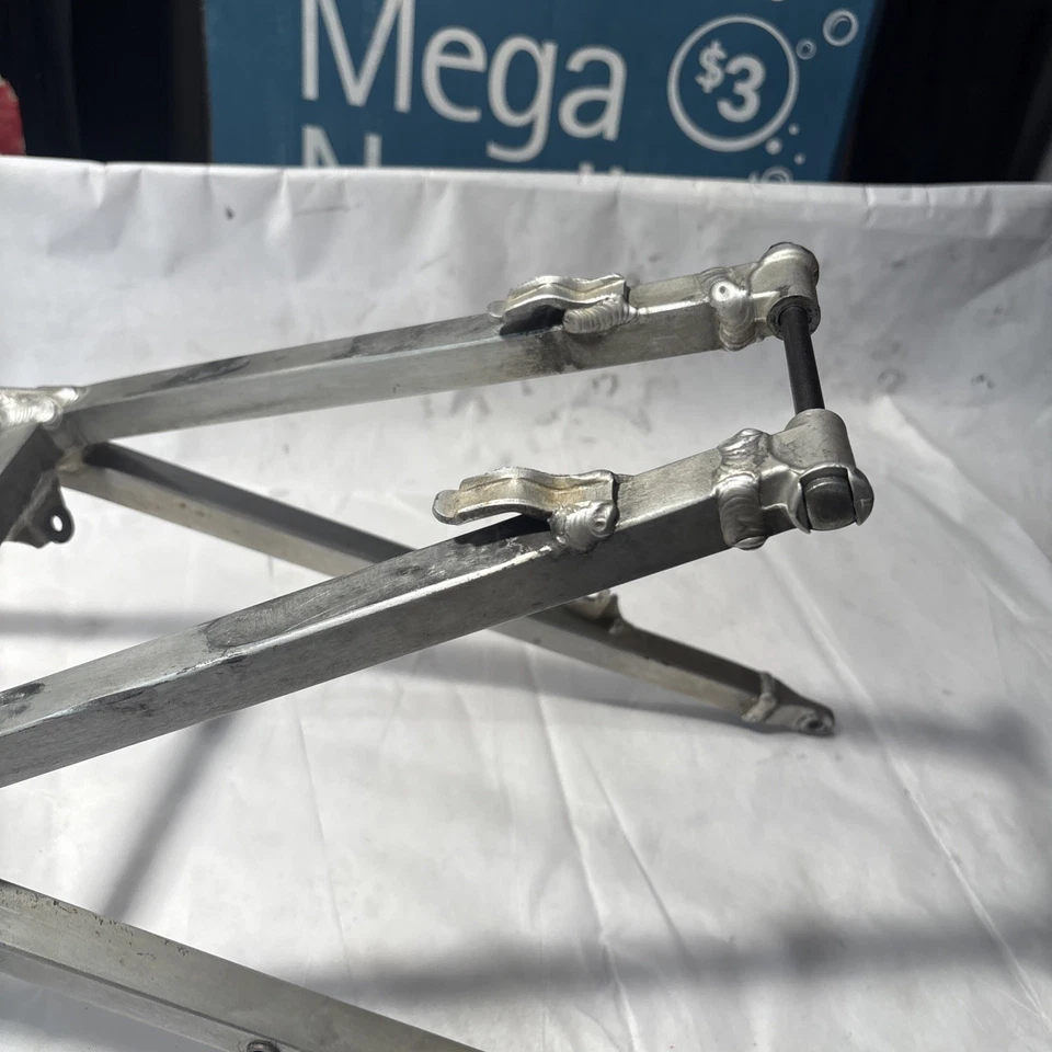 Husqvarna WR125 CR125 1998 WR250 CR250 subchasis trasero WR CR 125 250 OEM 80A069095 Foto 2 de 4