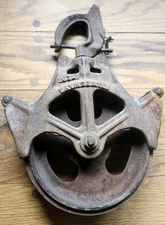 Antique Jamesway 735a Farm Pulley Cast Iron Wheel Moves Fort Atkinson