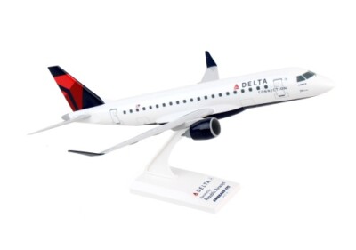 SkyMarks Embraer 175 Delta ''Republic'' 1:100 Modellflugzeug