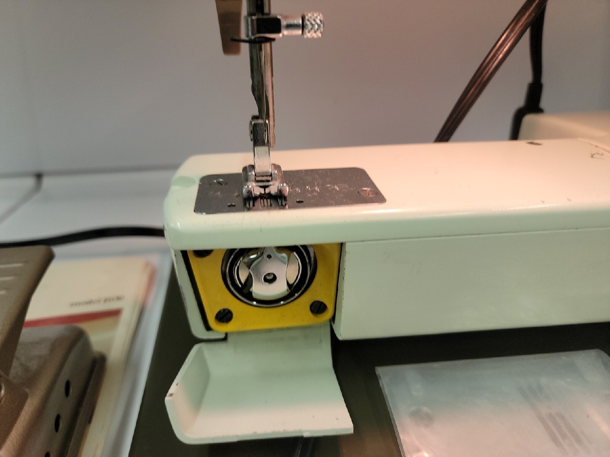 Vintage Viking Model 1030 Sewing Machine W/ original Manual