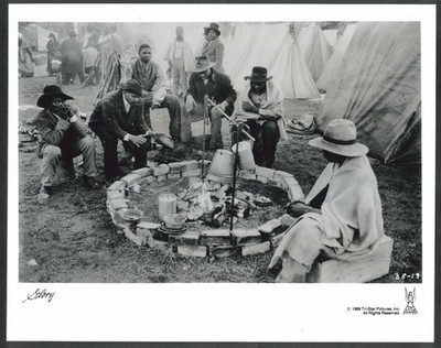 Glory campfire scene Morgan Freeman et al 8x10 photograph 1989
