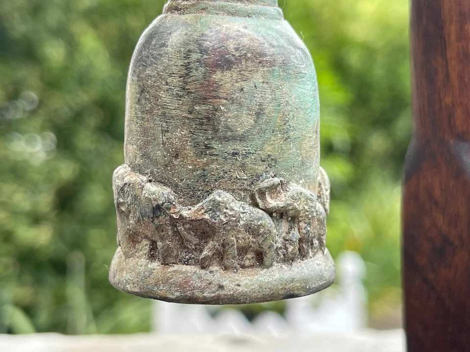 Маленький бронзовый храмовой колокол слон с деревянной подставкой буддийский антикварный домашний декор - Изображение 3 из 4