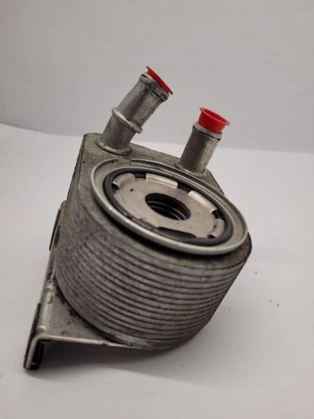 2014-2018 JEEP GRAND CHEROKEE 2.4L ENGINE OIL COOLER Foto 2 de 4