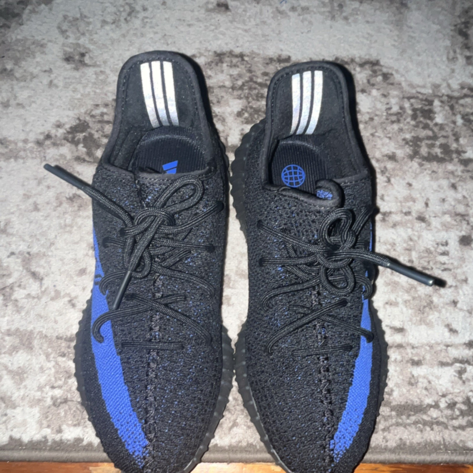 adidas Yeezy Boost 350 V2 Low Dazzling Blue no box Core Black Lace