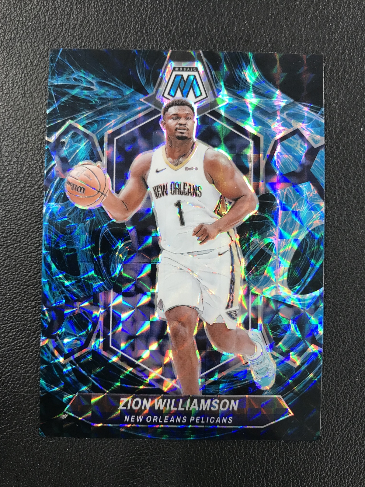 2023-24 Panini Mosaic #32 Zion Williamson Genesis Prizm New Orleans Pelicans