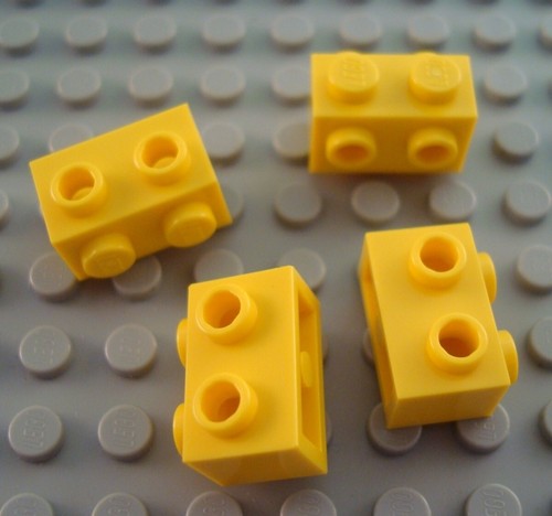LEGO Lot of 4 Yellow 1x2 Brick Pieces with Side Studs from 5767