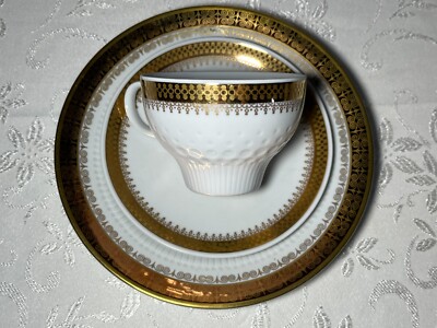 3 tlg. Kahla Porzellan Kaffee-Set Tasse, Untertasse, Kuchenteller, vergoldet