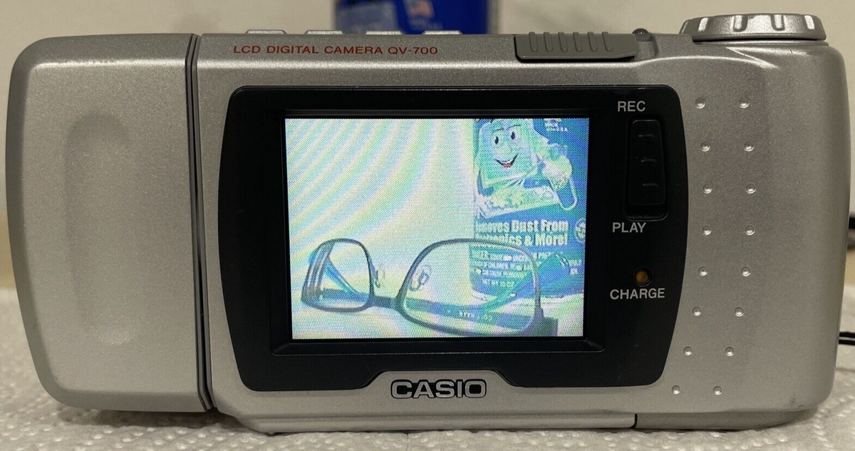 Casio QV-700 0.3MP Digital Camera - POWERS ON, PLEASE READ