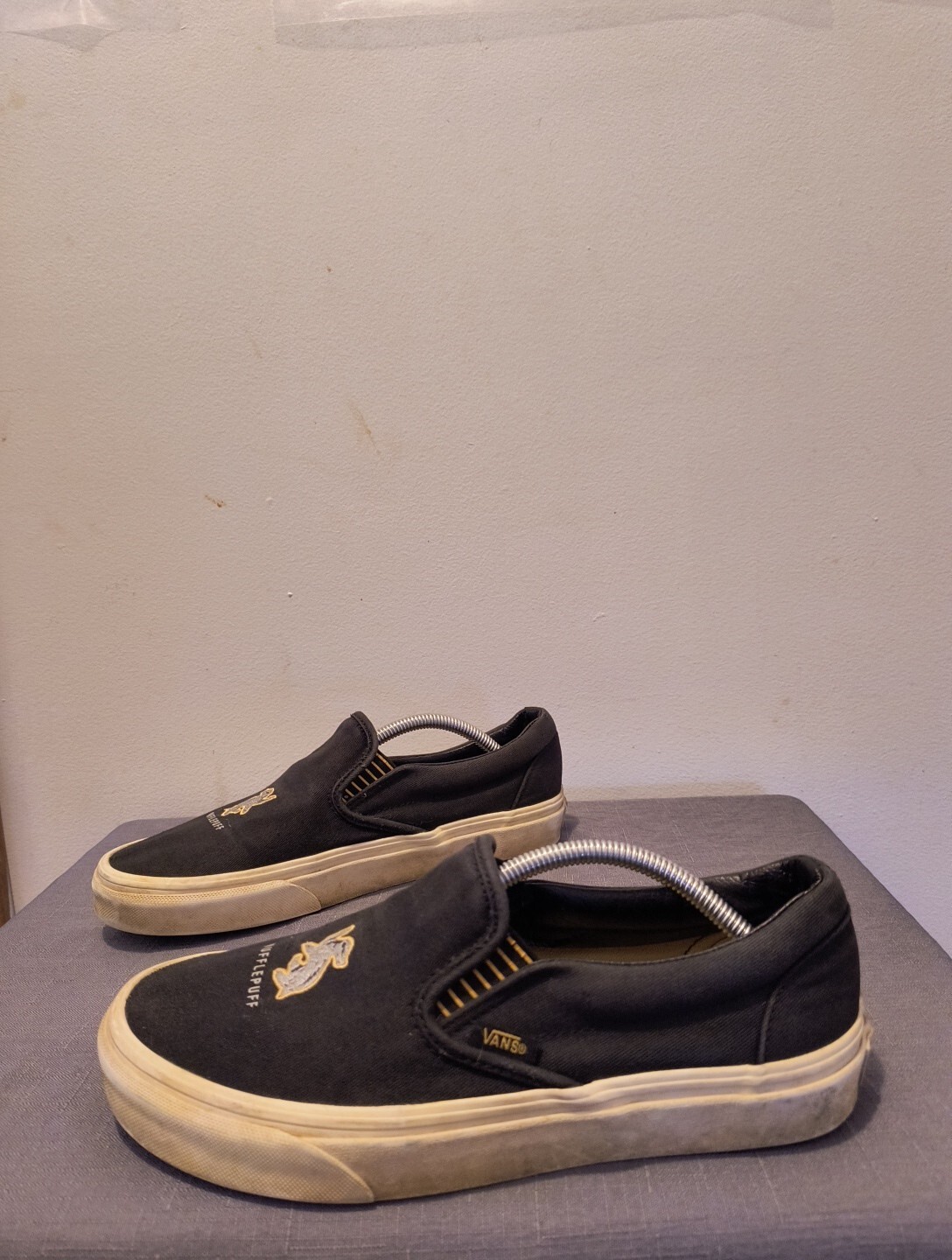 Vans Harry Potter Hufflepuff Slip-Ons Mens 7.5 Womens 9 Yellow Black-image