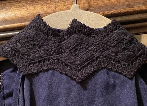 Love Scarlett Women's Navy Blue Cold Shoulder Top with Black Lace Collar Size L - Picture 8 of 10