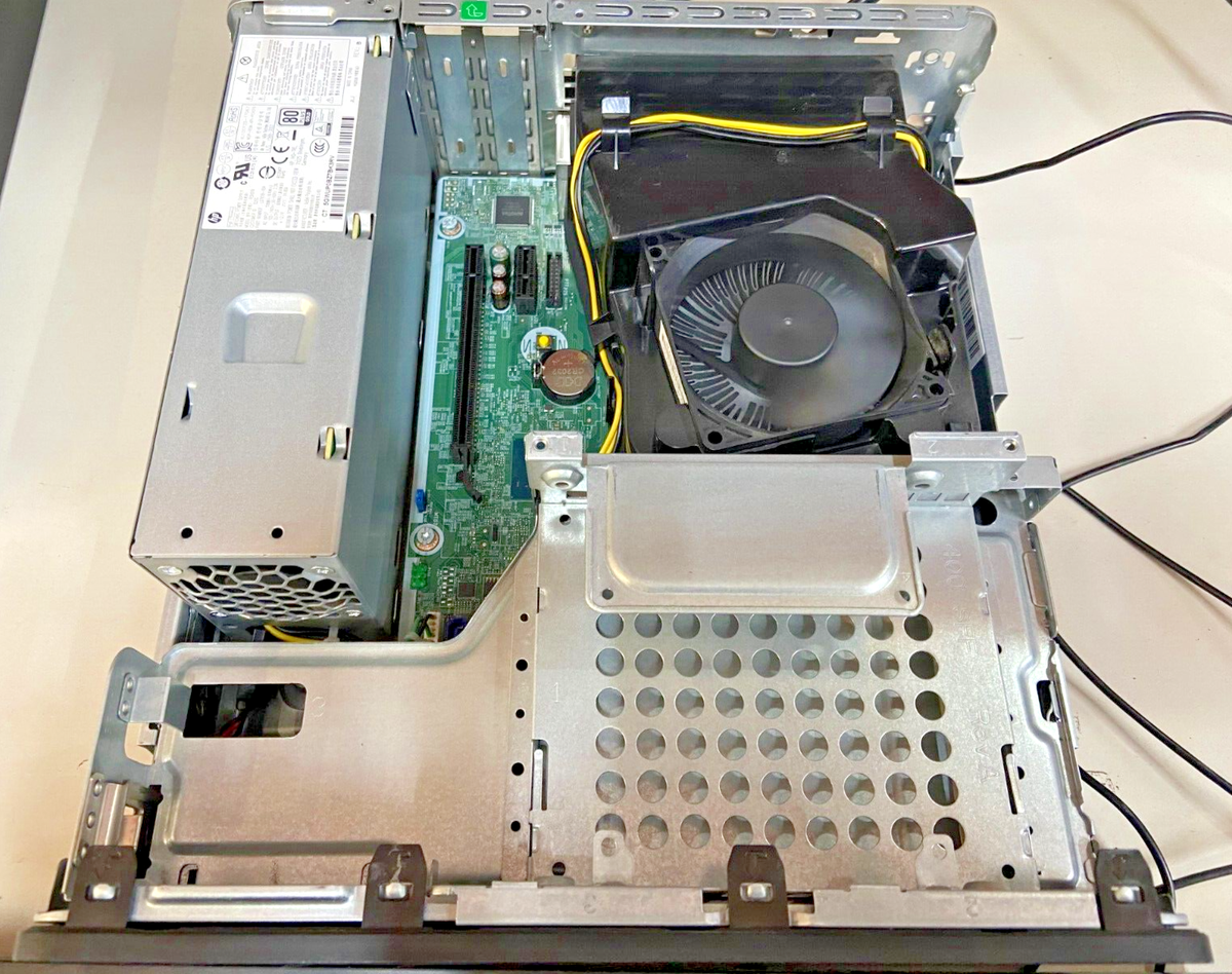 HP ProDesk 400 G5 SFF PC - i3-8100 3.6GHz - 8GB RAM - 256GB SSD