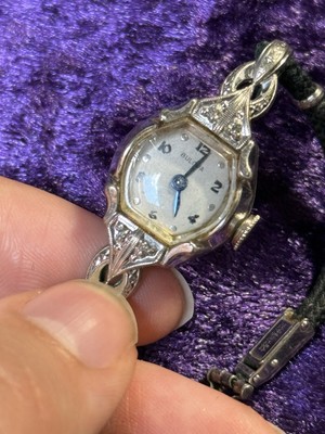 Vintage 1950s Bulova Ladies Mechanical Wind Cocktail Watch  display picture 2