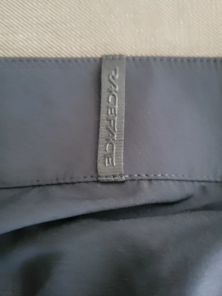 Pantalones Cortos Race Face Traverse MTB TALLA PEQUEÑA Negro Carbón Foto 4 de 4