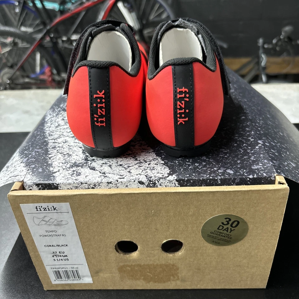 Zapatos de ciclismo de carretera Fizik Tempo Powerstrap R5, talla: EU 37, coral/negro Foto 2 de 4