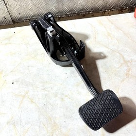 Mercedes C220 cdi w204 2007 brake pedal & sensor A2042902201