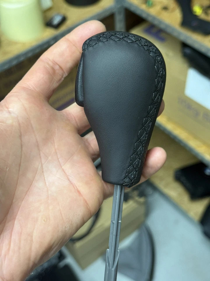 BMW e36 automatic shift knob E39 E46 E38 Z3 Black Perforated Genuine Shift Knob - Image 4 of 4