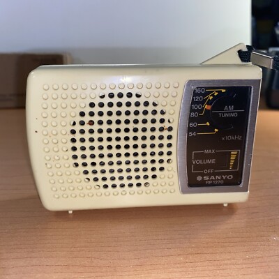 VINTAGE POCKET SANYO RP-1270 RADIO AM(MW)- BAND FROM THE 1960S