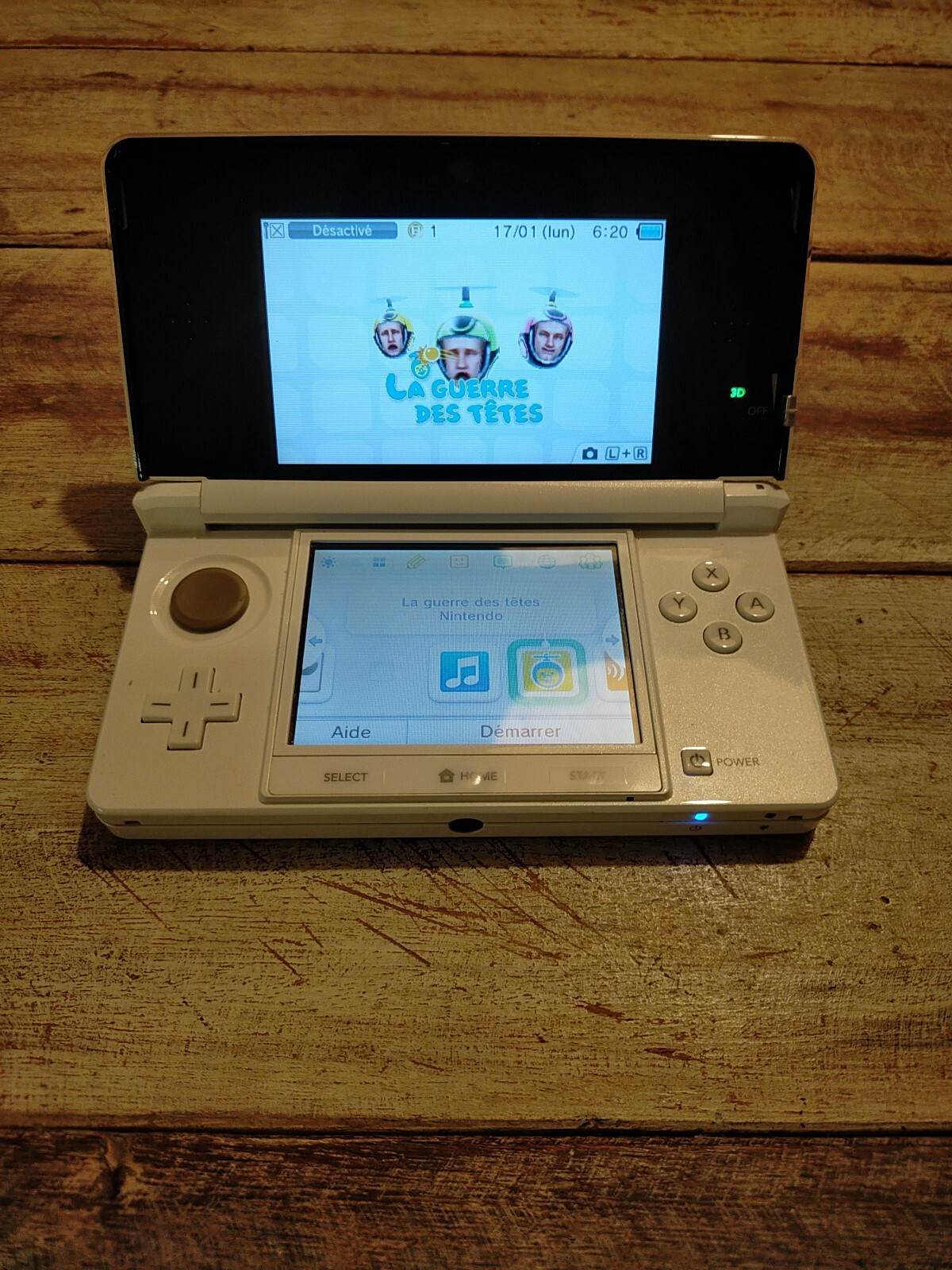 Nintendo 3DS Console Blanche + Chargeur + Carte SD + 2 Jeux 3ds