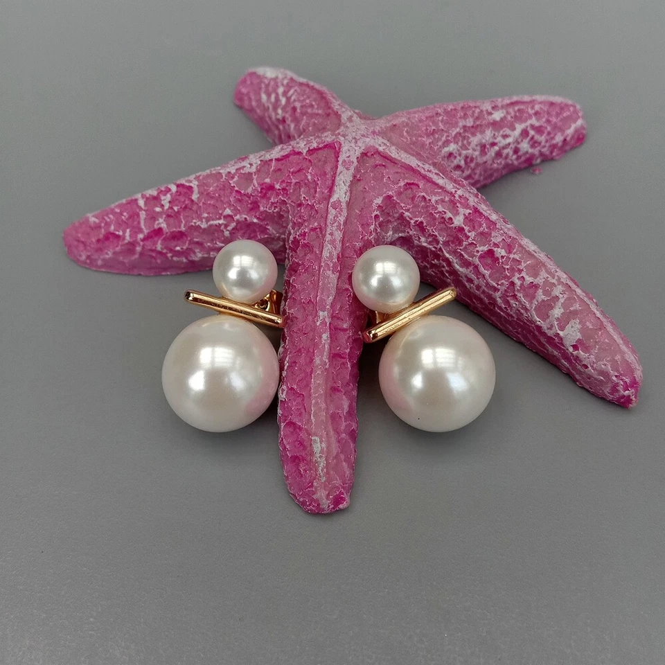 8.5mm-14mm Cream White Sea Shell Pearl Stud Earrings - Image 3 of 4