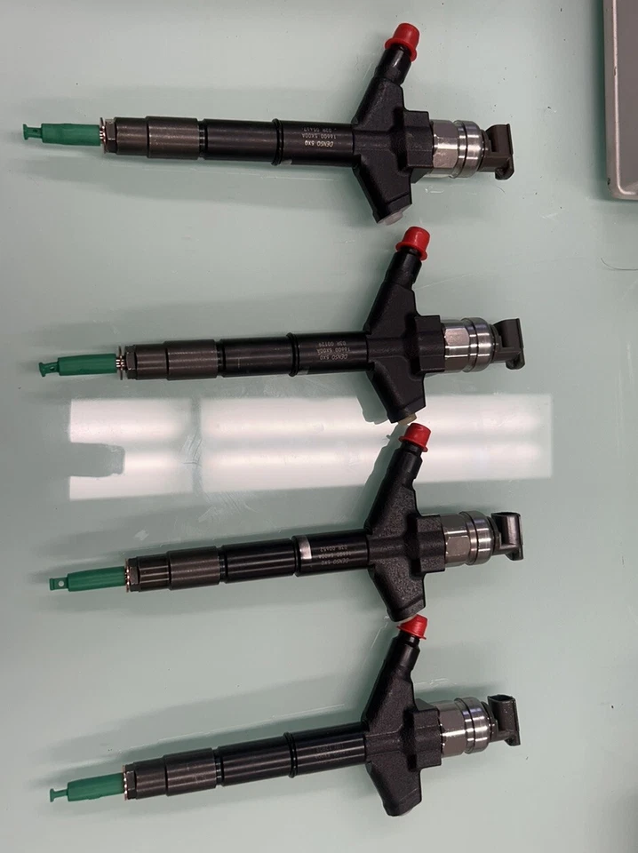 Refurbished Diesel injector to suit Nissan Navara D40 YD25 Spain  295050-0300 - image 3 of 4