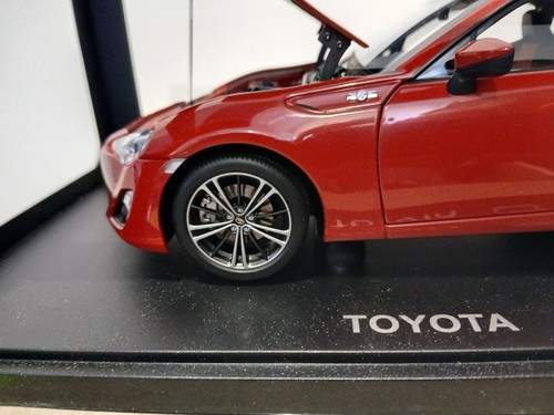 1:18 Autoart Toyota 86 GT Red Auto Art - Picture 11 of 17