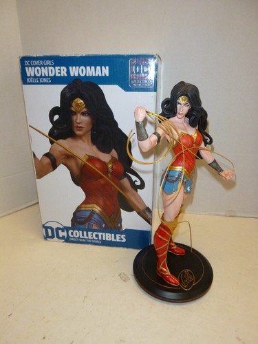 Statue Wonder Woman 22cm DC Comics, Avec Bouclier, épée Et Base Superman, En PVC, Neuve