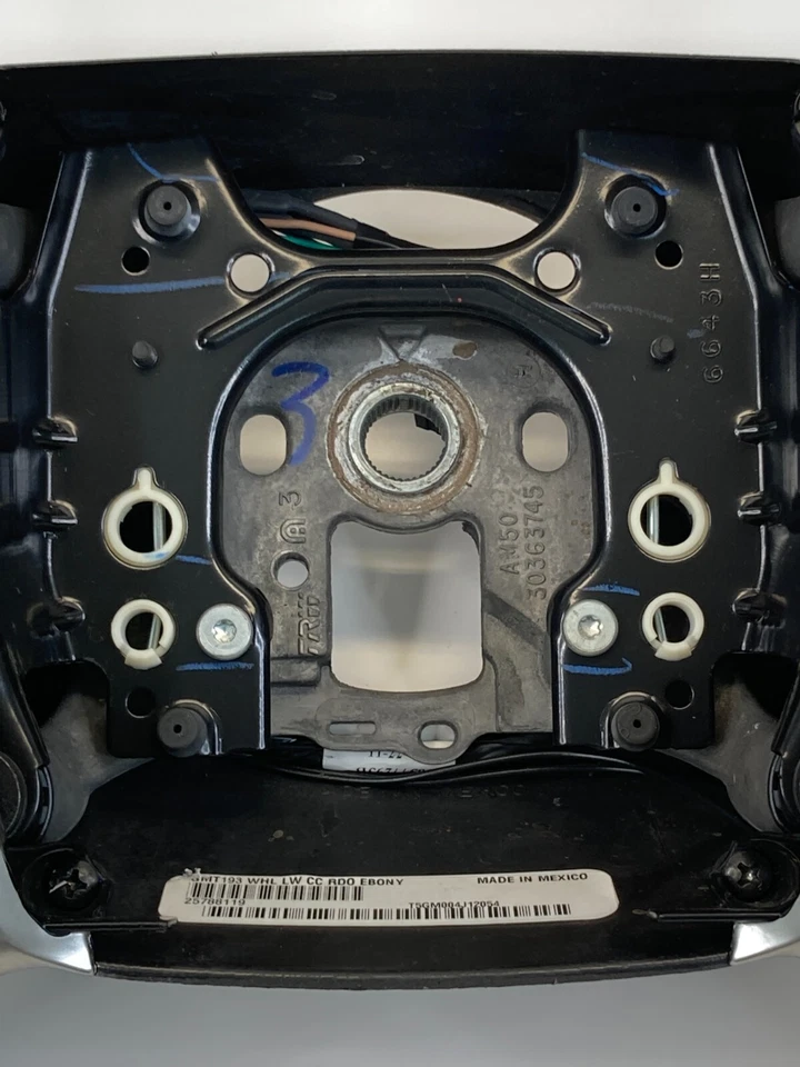 Volante Suzuki XL-7 XL7 2007 2008 2009 con interruptor de control de crucero y audio Foto 4 de 4