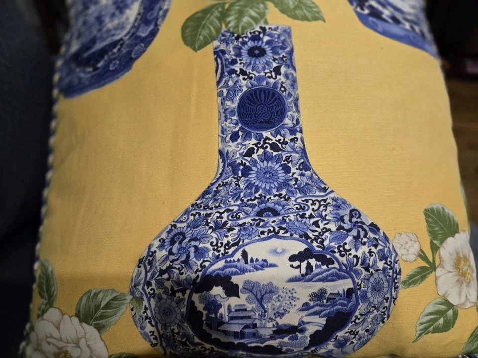 Almohada y cojín de asiento Scalamandre Chinoiserie amarillo y azul nuevo sin etiquetas Foto 3 de 4