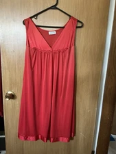 Vintage 1970s Vanity Fair Red Orange Nylon Nightgown Size L Floral Detail