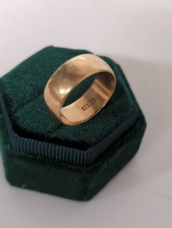 14K Yellow Gold Men's Wedding Band (possibly 8mm) Size 9.5 (7.1 Grams)