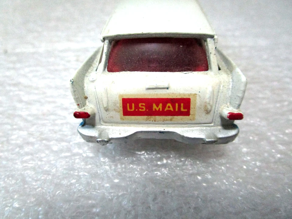 Corgi Toys US Mail Plymouth Sports Suburban Model 443 Blue & White 1965 - Image 3 of 4