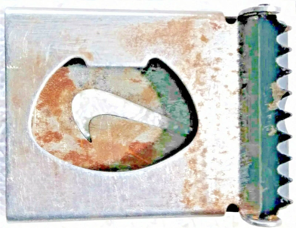 Nike Cinturón Hebilla Swoosh Logo Abridor de Botellas con Gran Pátina yEAH Foto 2 de 4