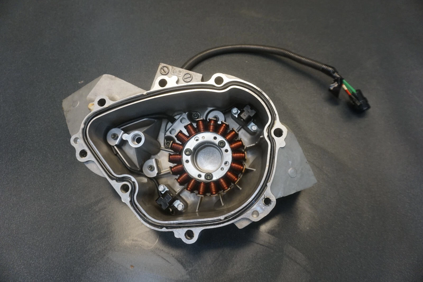 2004-2010 Yamaha OEM Stator Generator Magneto Coil Ass'y Freshwater WaveRunner