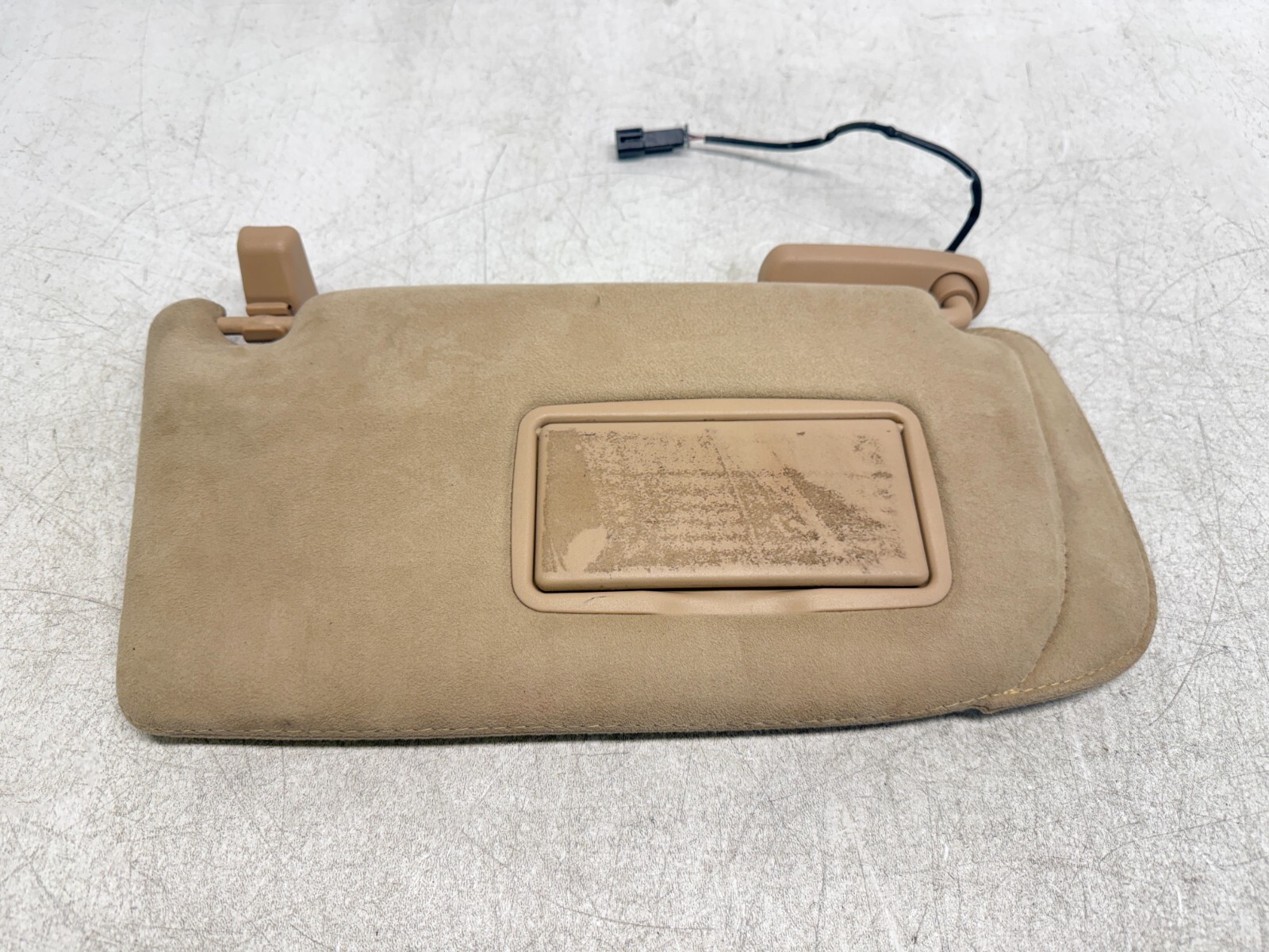 P50222 2003-12 Maserati Quattroporte Sunvisor Sun Visor Passenger Side SEE PICS