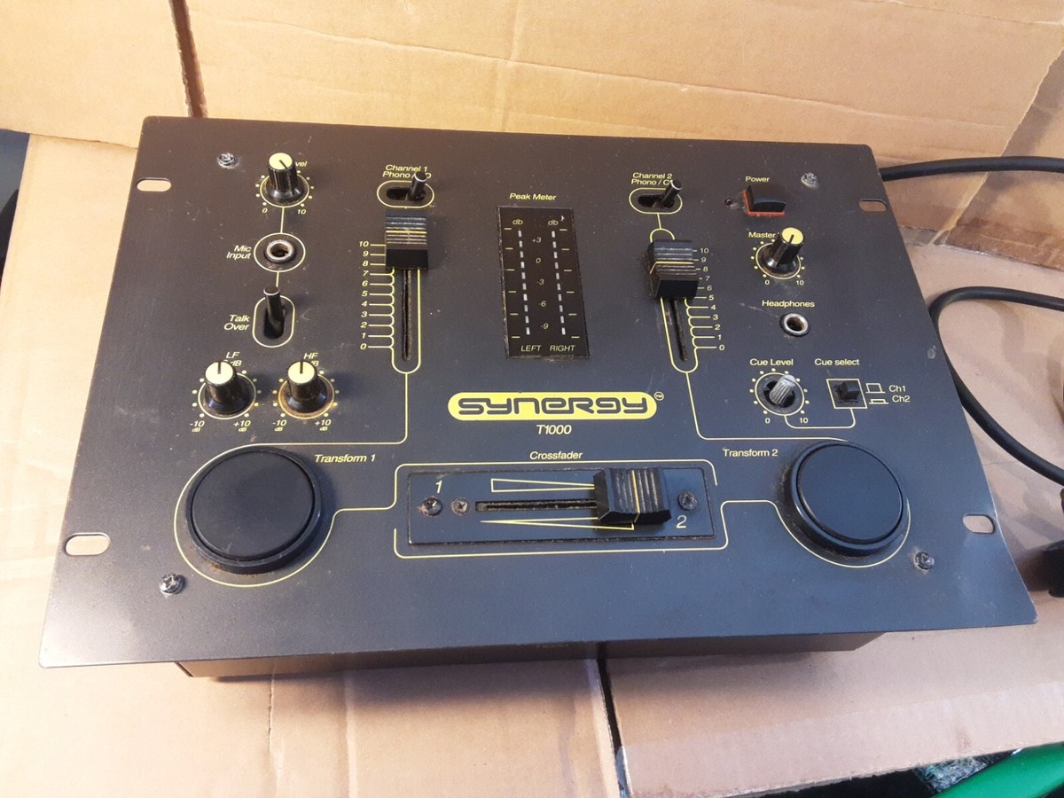 DJ 3 / The Real Turntable’ 2 Pioneer Dj XDJ-RX3 - Consola DJ cu 2 canale/ Software Serato