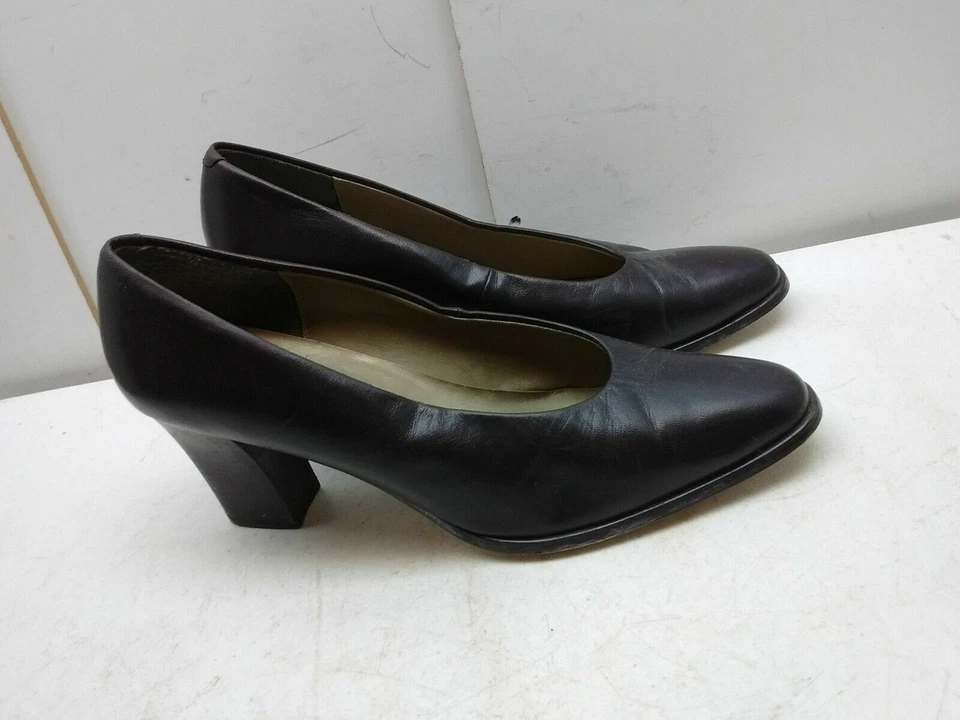 Caressa Crosstown Dark Brown Leather Slip On Heel Pumps Dress Women's Shoe 8M 39 - Image 2 of 4