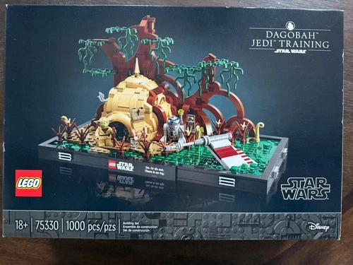 LEGO Star Wars: Dagobah Jedi Training Diorama (75330)