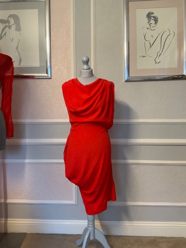 Vivienne Westwood, Abito rosso vintage ritorto di Vivienne Westwood - uk 8 nuovo con etichette