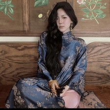 Vietnamese  o D i Vietnamese Traditional Dress 
