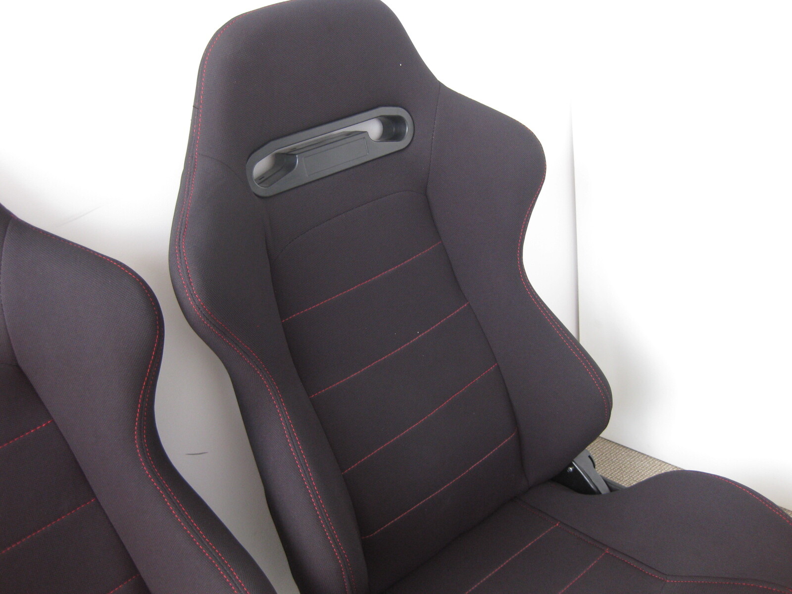 2 X RED STITCH FABRIC BLACK SPORT RACING SEATS + RAILS | eBay.de