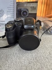 Fujifilm FinePix S Series S1800 12.2MP Digital Camera Works Great 2GB Card Case