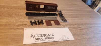 ACCURAIL, HO, SANATA FE 5001 AAR steel box car, Item# E34.