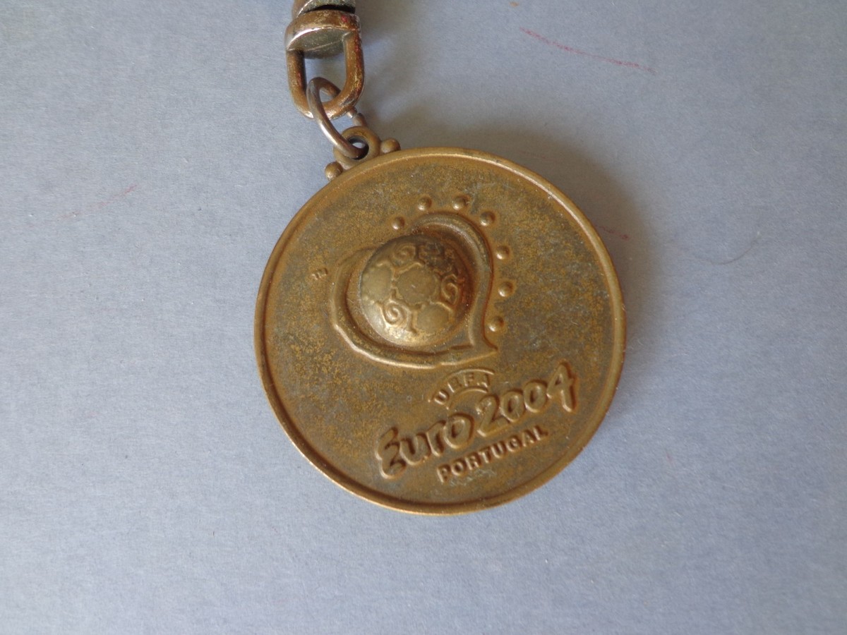 Rare Keychain Key ring Football Metal UEFA EURO CUP 2004