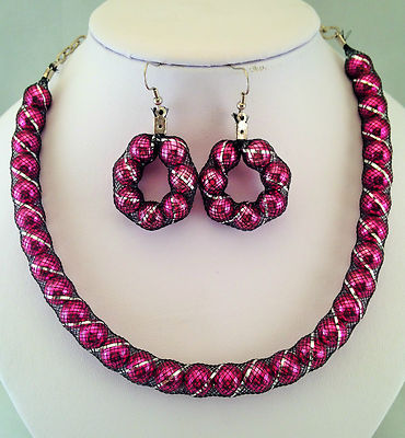 Funky Handarbeit Seil Mesh Röhre Halskette & Ohrringe Set schwarz & lila fuchsia