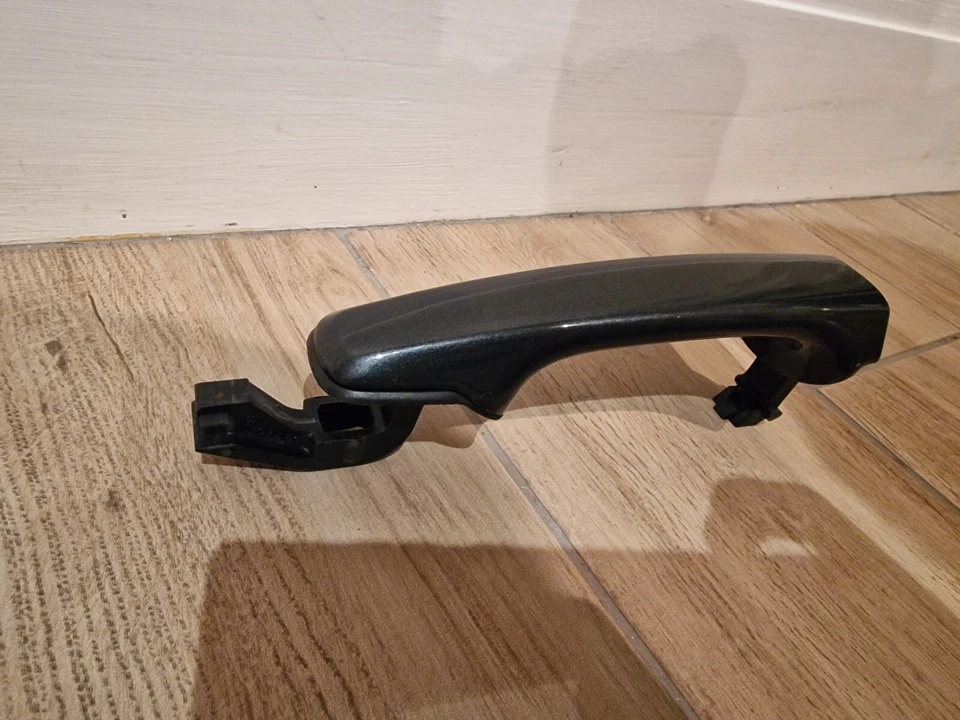 MANIJA PUERTA VOLVO V70 / S80 / XC60 en GRIS SAVILE METALIZADO (30753785) 2008-2016 Foto 4 de 4