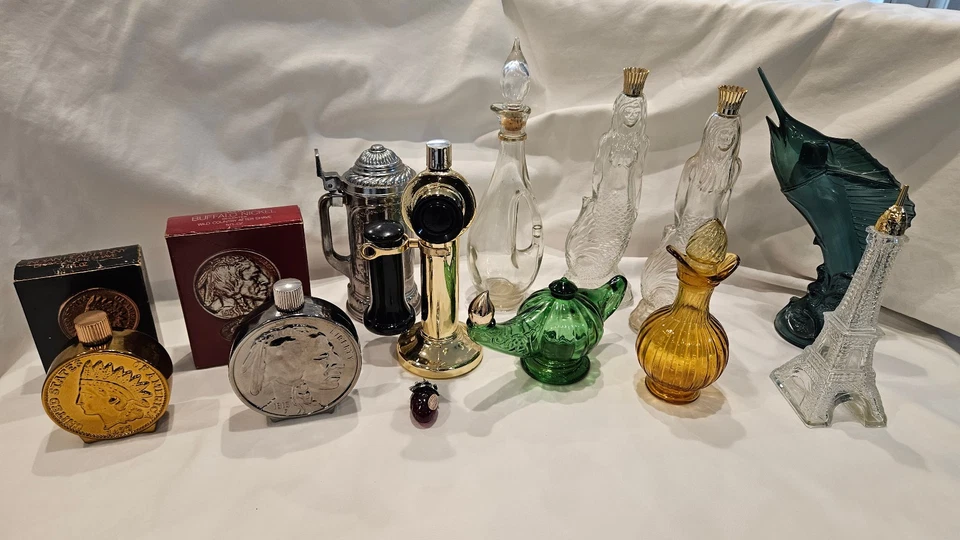 Lot of 12 Various Vintage Avon Perfume Bottles - Image 2 of 4